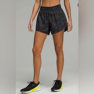 Lululemon Track That Mid-Rise Lined Short size 18 Lw7avfs camo black.